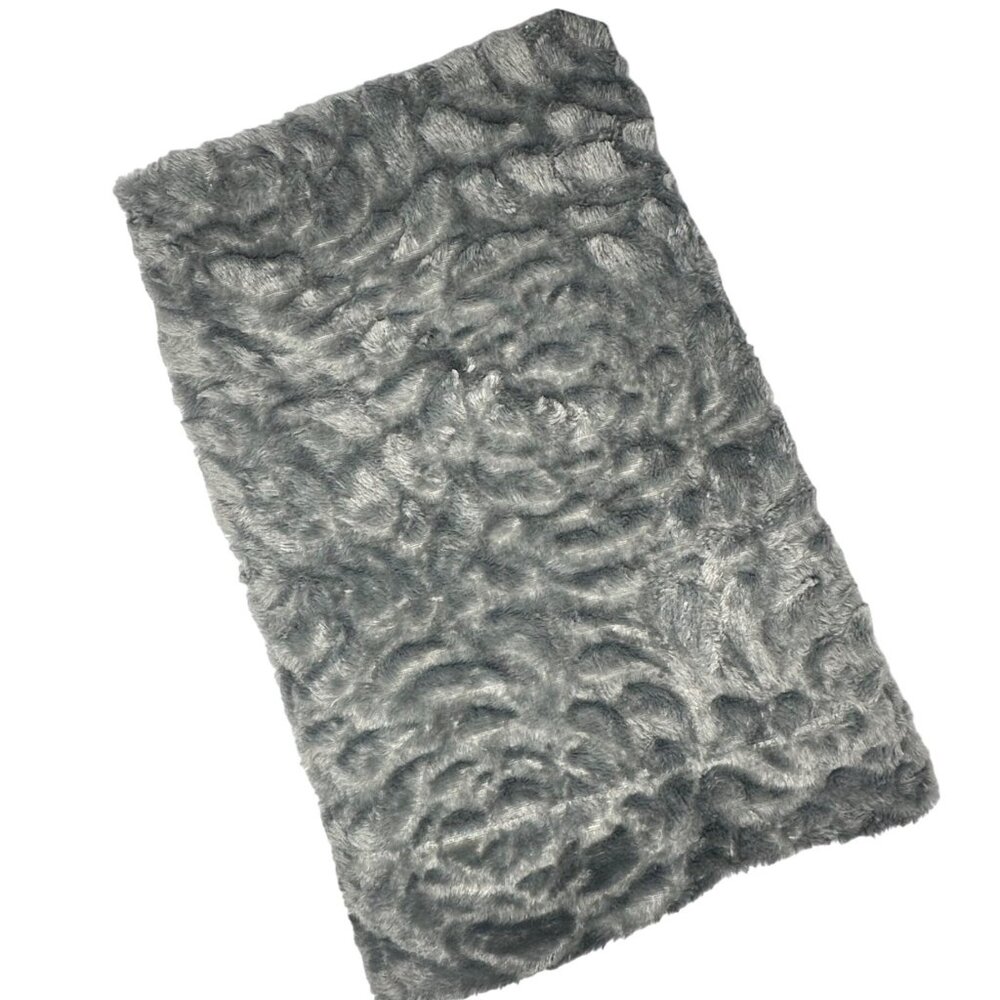 Marlo Lorenz THRO Plush Throw Blanket Gray Rosette Design Velvety Soft 42 x 58